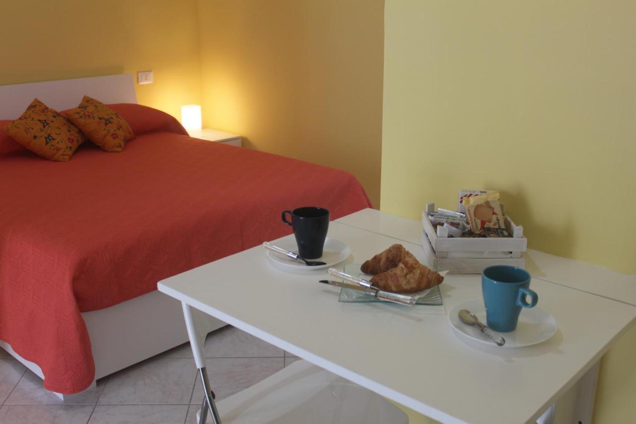 Camere Dieci Maggio- Beb Dory, Nemo, Guizzo Ponza Buitenkant foto
