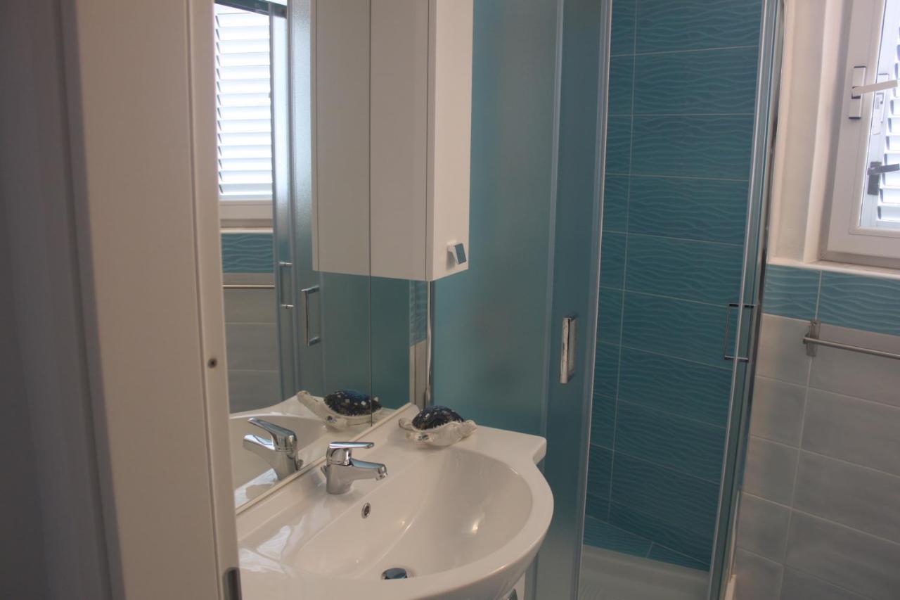 Camere Dieci Maggio- Beb Dory, Nemo, Guizzo Ponza Buitenkant foto