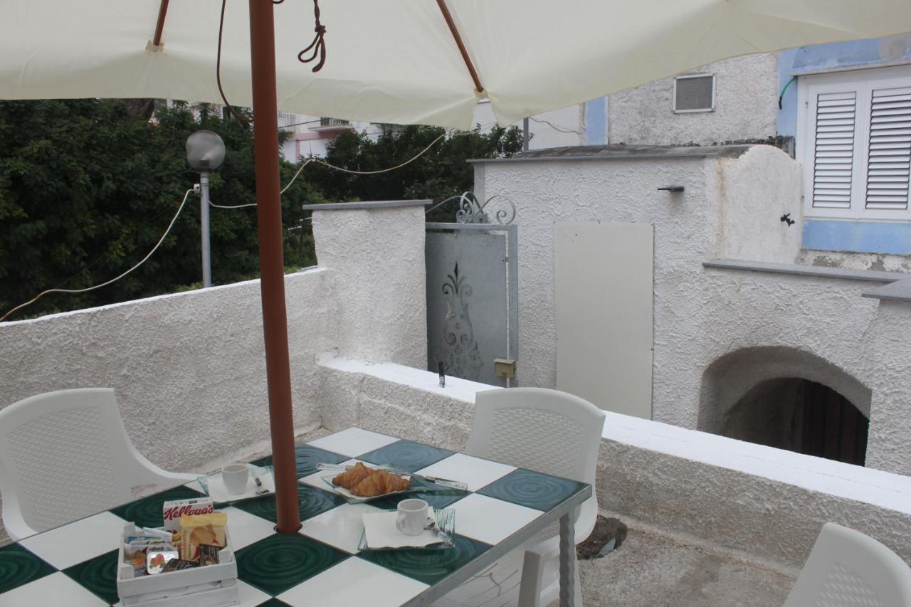 Camere Dieci Maggio- Beb Dory, Nemo, Guizzo Ponza Buitenkant foto