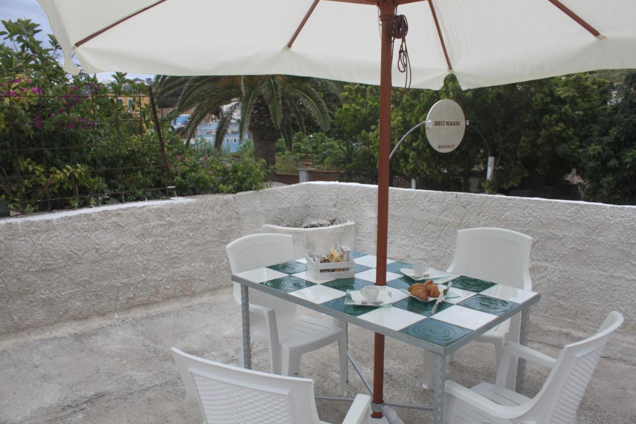 Camere Dieci Maggio- Beb Dory, Nemo, Guizzo Ponza Buitenkant foto